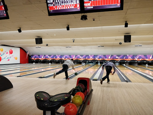 Bowling Alley «AMF Forest Lanes», reviews and photos, 7700 47th St, Lyons, IL 60534, USA