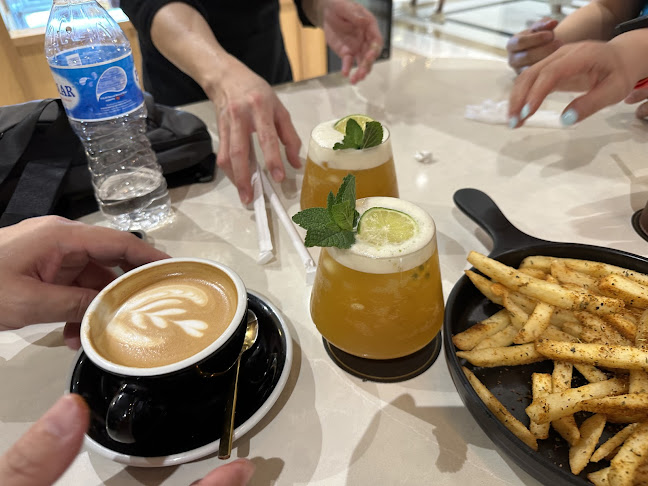 Opinii despre Pazzion Café în Singapore - Cafe