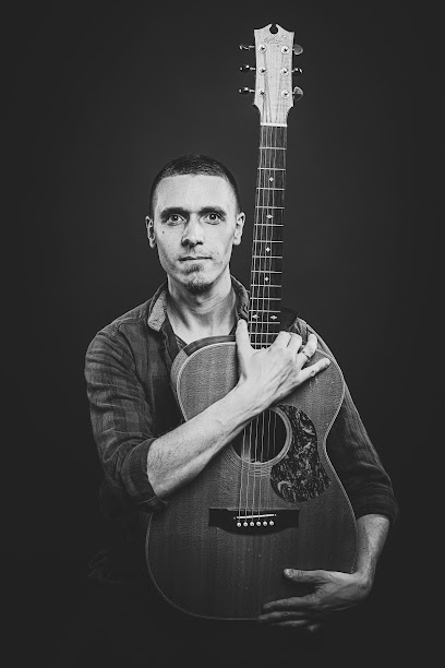 Daniel Schramm - Guitarist, Singer & Songwriter