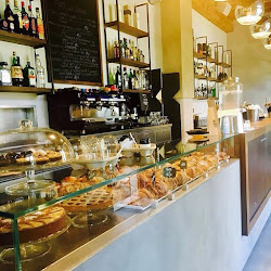 VITA Brescia - Bar ristorante con apertivi, colazione, pranzi, cene, bevande e caffè Brescia