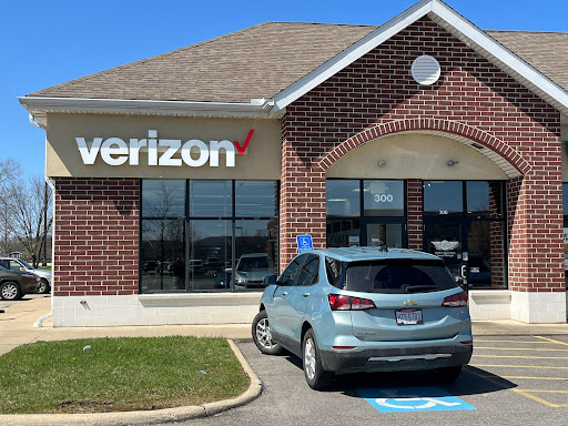 Verizon Authorized Retailer - A Wireless, 300 Chestnut Commons Dr, Elyria, OH 44035, USA, 