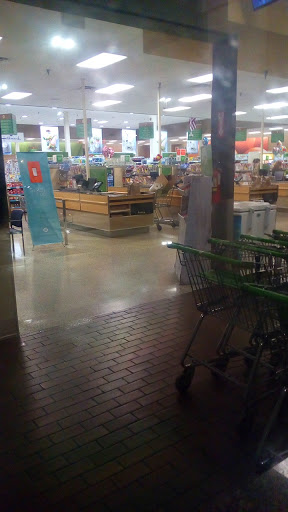 Supermarket «Publix Super Market at Kendall Town & Country», reviews and photos, 8250 Mills Dr, Miami, FL 33183, USA