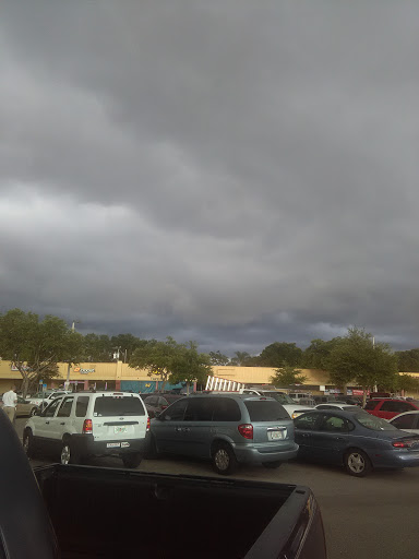 Grocery Store «Winn-Dixie», reviews and photos, 3301 17th St, Sarasota, FL 34235, USA