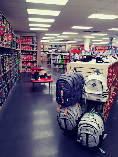 Famous Footwear, 3747 Forest Ln, Dallas, TX 75244, USA, 