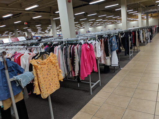 Clothing Store «Burlington Coat Factory», reviews and photos, 475 Union St, Waterbury, CT 06706, USA