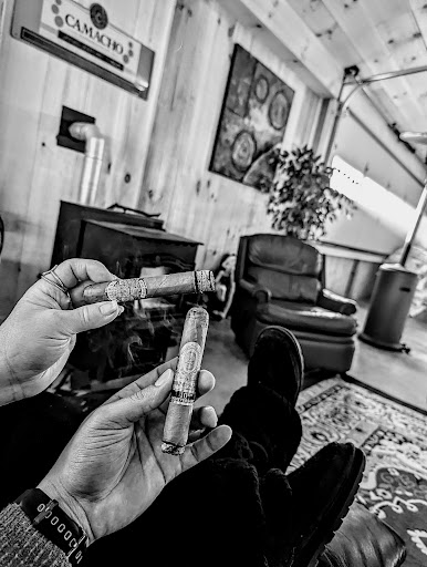 Cigar Shop «Osi Tobacco», reviews and photos, 4836 Hills and Dales Rd NW, Canton, OH 44708, USA