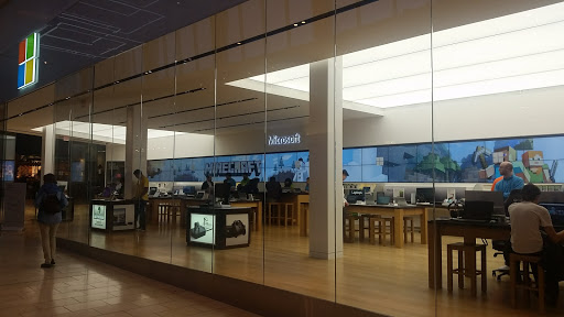 Computer Store «Microsoft Store», reviews and photos, 1 Garden State Plaza Blvd #2303, Paramus, NJ 07652, USA