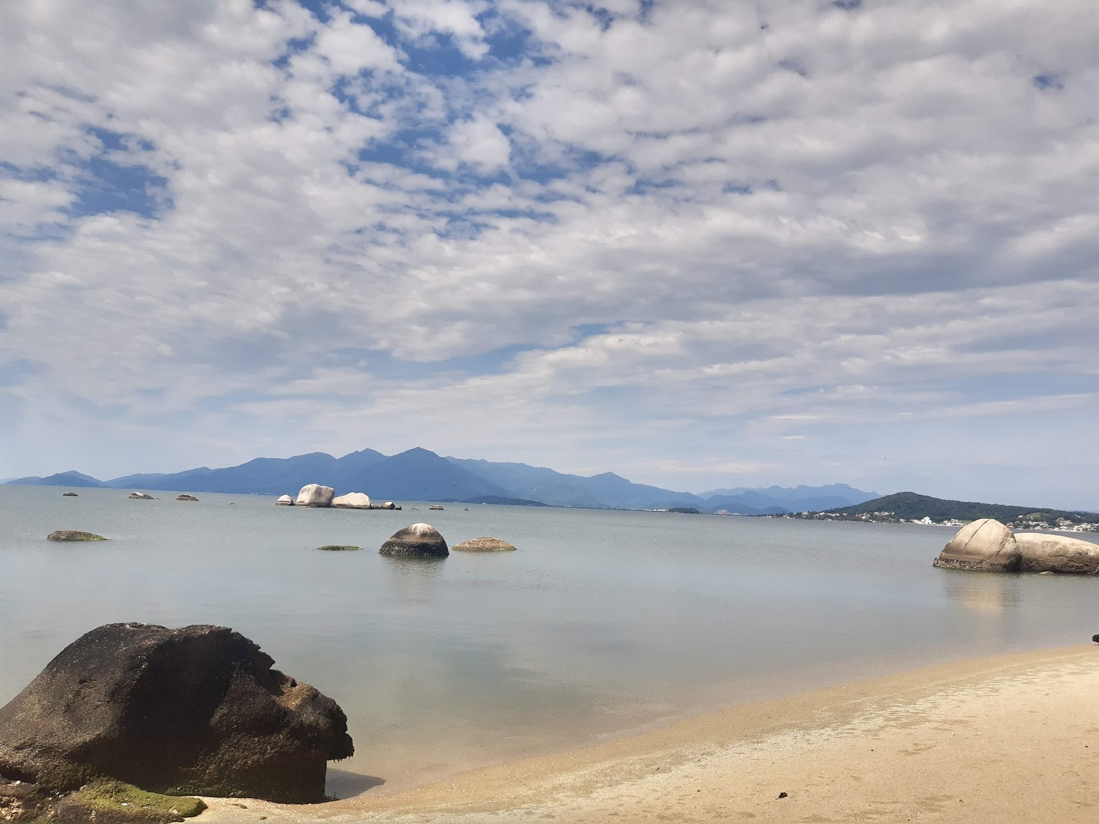 Foto de Praia das Palmeiras - lugar popular entre os apreciadores de relaxamento