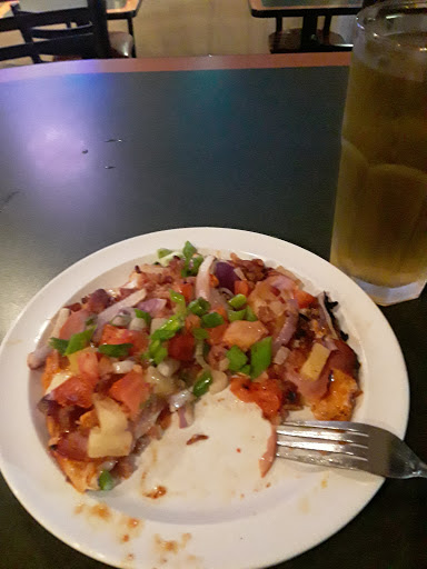 Pizza Restaurant «Round Table Pizza», reviews and photos, 450 Market Pl, San Ramon, CA 94583, USA