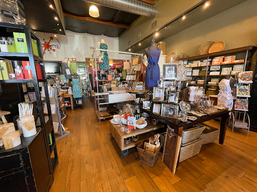 Fleur De Lys, 369 E 17th St #14, Costa Mesa, CA 92627, USA, 