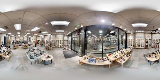 Shoe Store «Shoe Mill», reviews and photos, 8616 SE Sunnyside Rd, Clackamas, OR 97015, USA