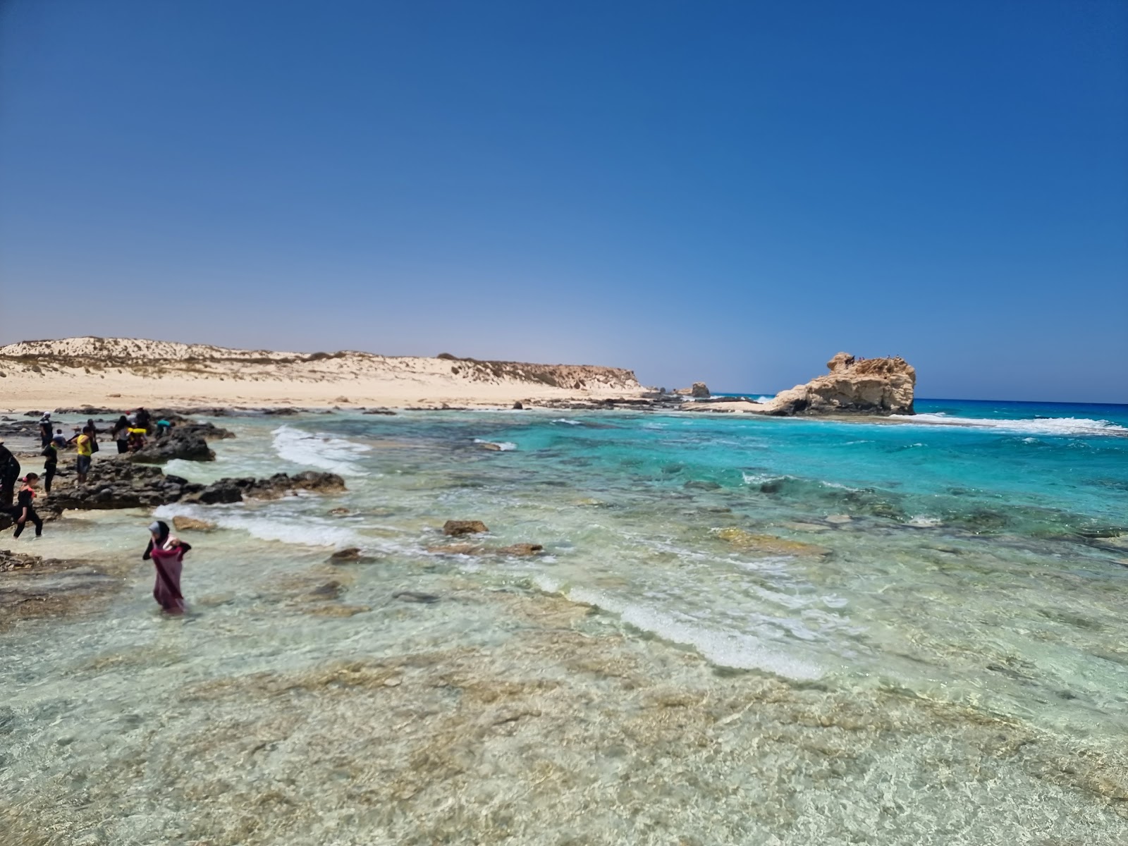 Foto von Cleopatra Bath Beach mit geräumiger strand