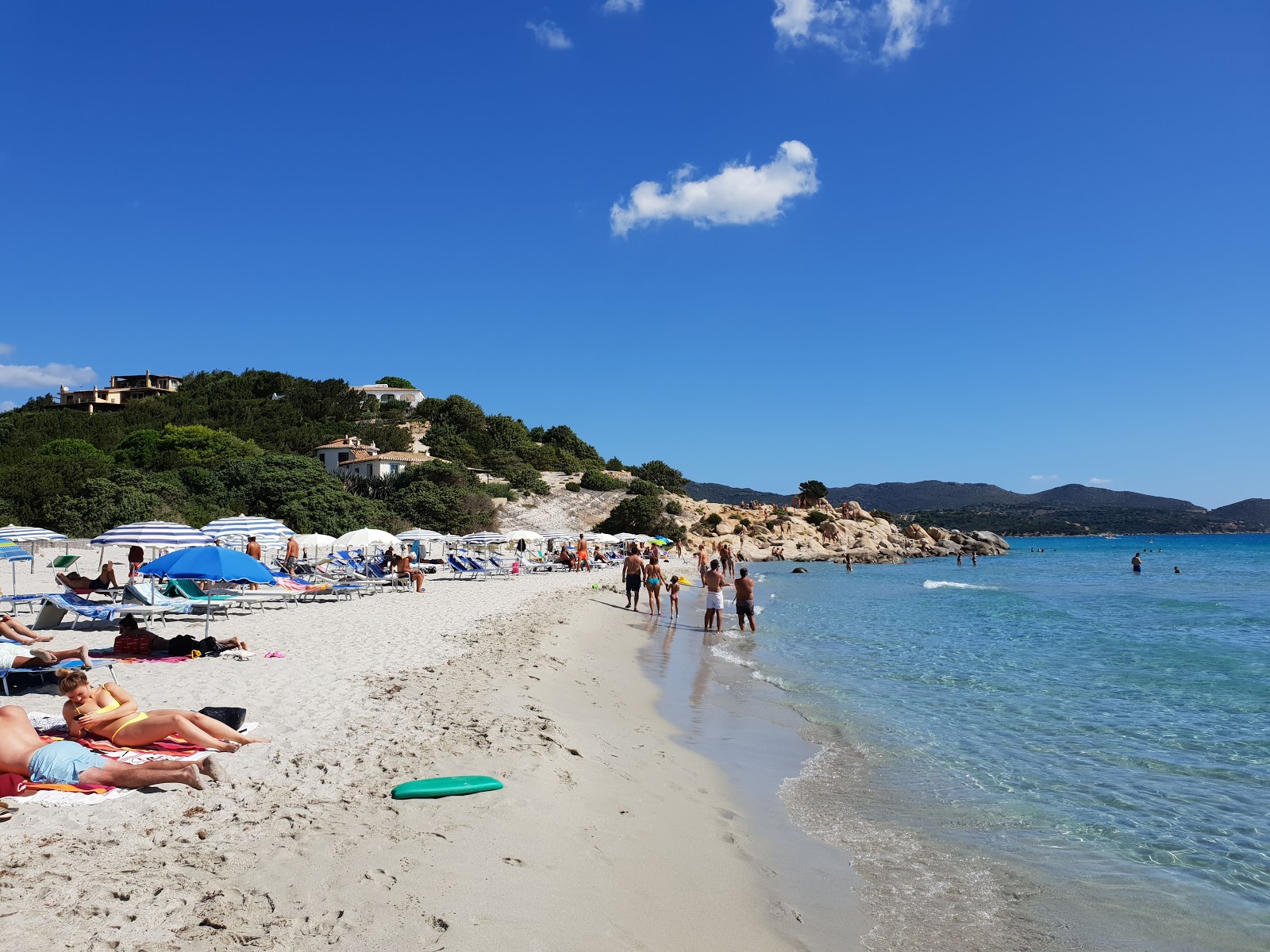 Foto de Playa Porto Giunco con muy limpio nivel de limpieza