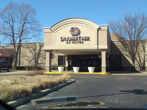 Hotel «DoubleTree by Hilton Hotel Chicago - Alsip», reviews and photos, 5000 W 127th St, Alsip, IL 60803, USA