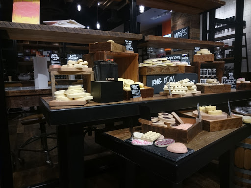 Cosmetics Store «LUSH», reviews and photos, 1961 Chain Bridge Rd, McLean, VA 22102, USA