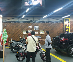 KALLA TOYOTA CABANG MARI MALL RATU INDAH photo