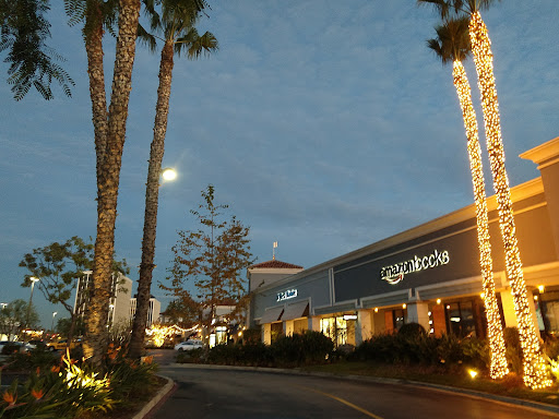 Shopping Mall «Waterside, Marina Del Rey», reviews and photos, 4700 Admiralty Way, Marina Del Rey, CA 90292, USA