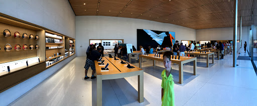 Computer Store «Apple Waterside Shops», reviews and photos, 5555 Tamiami Trail N, Naples, FL 34108, USA
