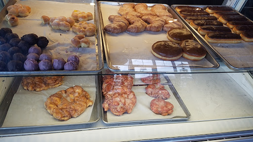 Donut Shop «Mad Brook Donut Co», reviews and photos, 540 E 1700 S, Clearfield, UT 84015, USA