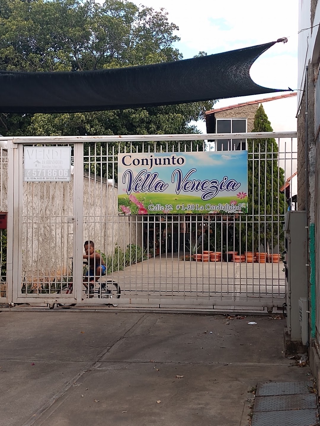 CONJUNTO RESIDENCIAL EL RENACER