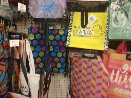 Dollar Store «Dollar Tree», reviews and photos, 13932 Manchester Rd, Ballwin, MO 63011, USA