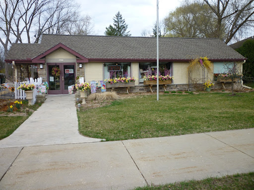 Twins Flowers, 43775 Mound Rd, Sterling Heights, MI 48314, USA, 
