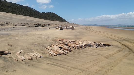 Pouto Beach