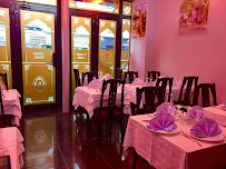 Atmosphère du Restaurant Indien BOMBAY CURRY Paris Nation - n°1