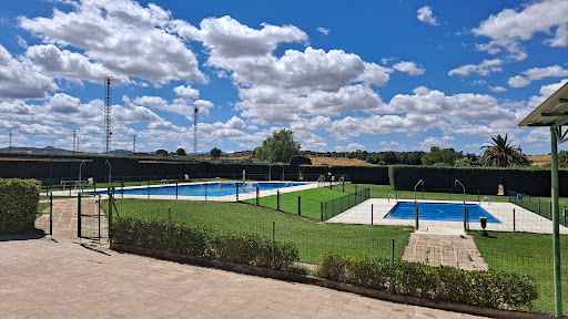 Piscina Pública Municipal de Aldeanueva de Barbarroya. en Aldeanueva de Barbarroya, Toledo