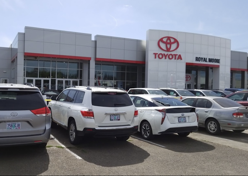 Toyota Dealer «Royal Moore Toyota», reviews and photos, 1415 SE River Rd, Hillsboro, OR 97123, USA