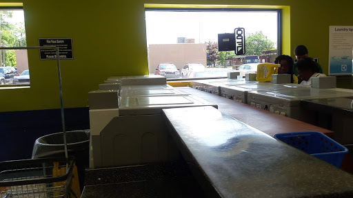 Laundromat «St. Clair Shores Electrolux Express Coin Laundromat», reviews and photos, 27520 Harper Ave, St Clair Shores, MI 48081, USA
