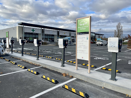 Borne de recharge de véhicules électriques Stations TIERS Charging Station Mirambeau
