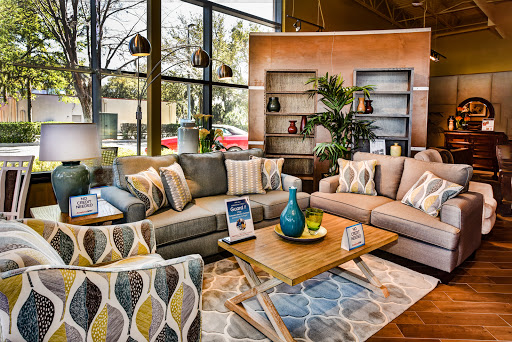 Furniture Store «Rooms To Go Express Furniture Store - Leesburg», reviews and photos, 10300 US-441 #9, Leesburg, FL 34788, USA