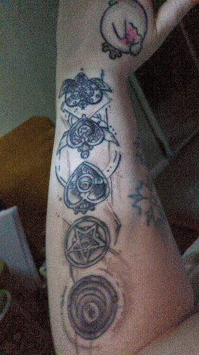 Tattoo Shop «Needle Master Tattoo Studio», reviews and photos, 527 S Reynolds Rd, Toledo, OH 43615, USA