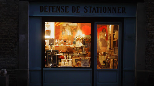 Défense de Stationner à Caen