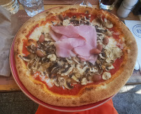Pizza du Restaurant italien Prima Les Colonnes à Biarritz - n°4