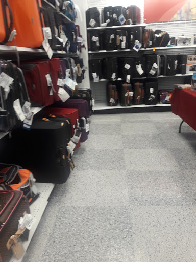 Clothing Store «Ross Dress for Less», reviews and photos, 10700 MacArthur Blvd, Oakland, CA 94605, USA