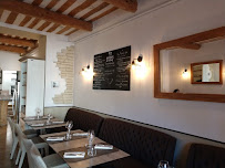 Atmosphère du Restaurant gastronomique Renaud'Mets à L'Isle-sur-la-Sorgue - n°5