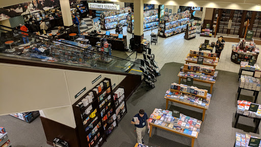 Book Store «Barnes & Noble», reviews and photos, 91 Old Country Rd, Carle Place, NY 11514, USA