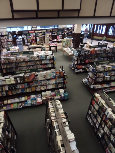 Book Store «Barnes & Noble», reviews and photos, 47 E Chicago Ave, Naperville, IL 60540, USA