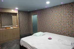 Davinci Thai Spa image