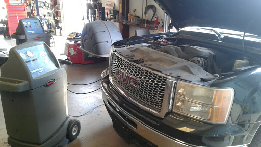 Auto Body Shop «Dominguez Automobile Services», reviews and photos, 201 W Adams Ave, Harlingen, TX 78550, USA