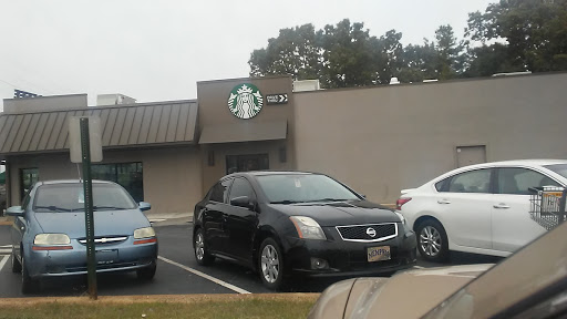 Coffee Shop «Starbucks», reviews and photos, 2034 N Highland Ave, Jackson, TN 38305, USA