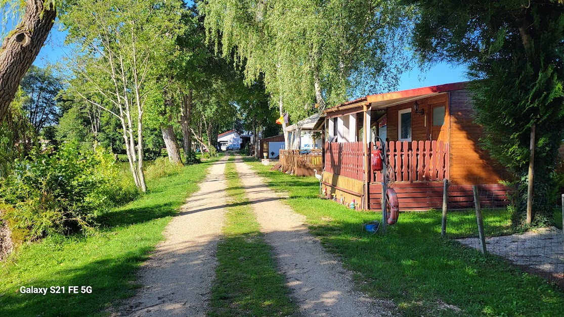 Kity-Caravann inn - Camping, Gîte et Aire de Camping-Cars Dun-sur-Meuse