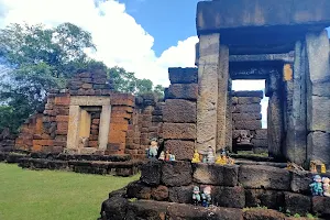 Prang Ku temple image