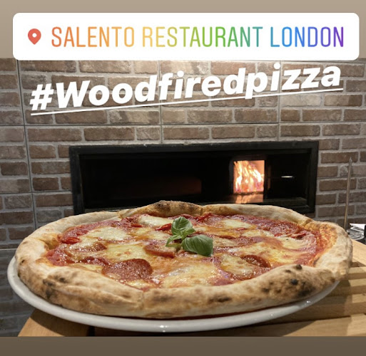 Reviews of Salento Restaurant - Bar - pizzeria - Italian food grocery - in London - Pizza