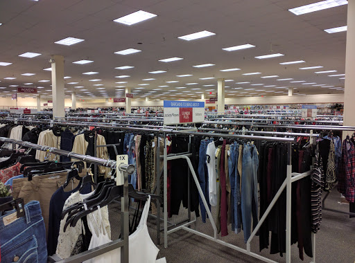 Clothing Store «Burlington Coat Factory», reviews and photos, 103 Marketplace Dr, Hampton, VA 23666, USA