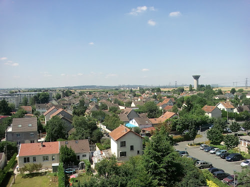 M'nemoi Nouzhat à Goussainville