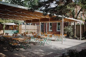 Gemüt Biergarten image