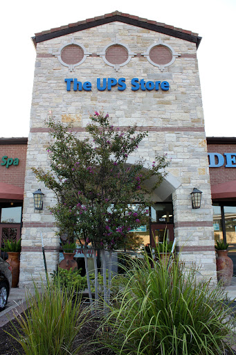 Shipping and Mailing Service «The UPS Store», reviews and photos, 2121 Lohmans Crossing Rd Ste 504, Lakeway, TX 78734, USA